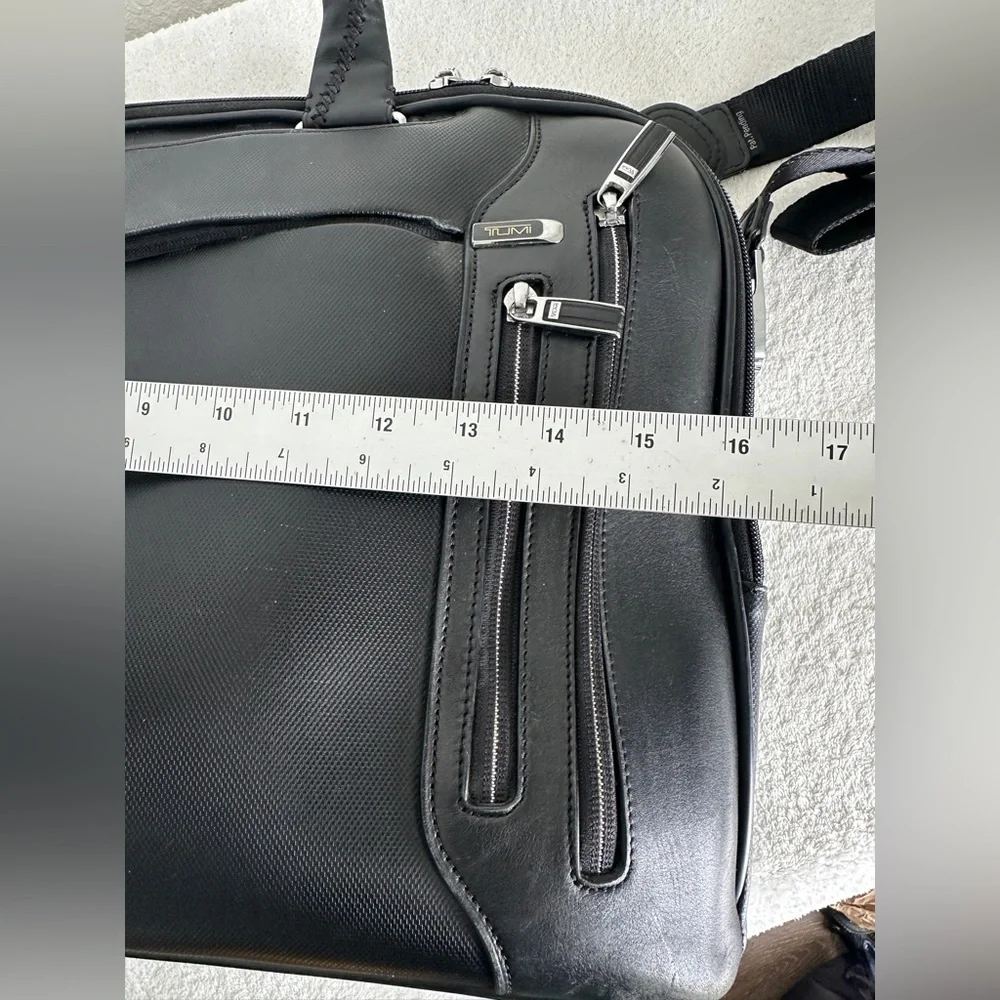 TUMI‎ Black Arrive Narita Slim Brief T-Pass Shoulder Business Bag Laptop Case